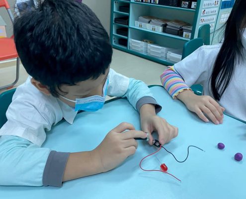 childfirst-tampines-building-circuits-10